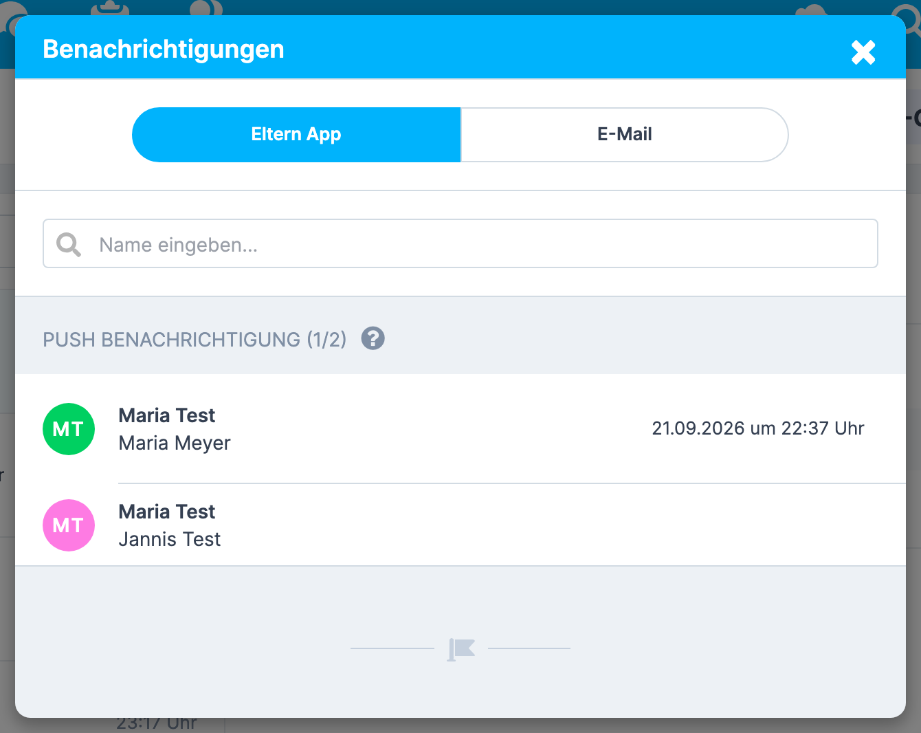 Fenster Benachrichtigungen mit den Reitern Eltern App und E-Mail und der Empfängerliste mit Zeitangaben