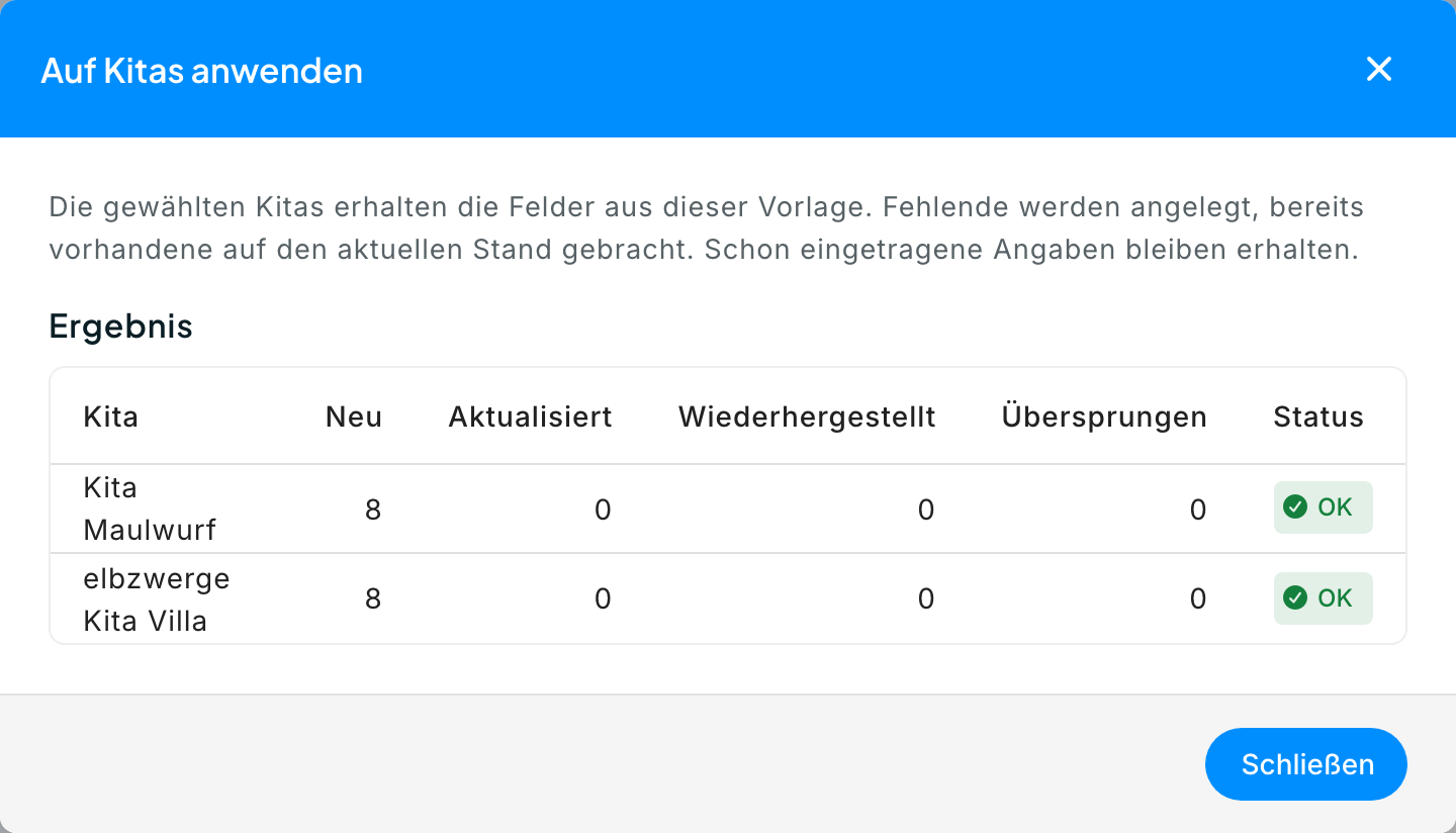 Fenster Auf Kitas anwenden nach dem Anwenden, Tabelle Ergebnis mit zwei Kitas und den Spalten Neu , Aktualisiert , Wiederhergestellt , Übersprungen , Status